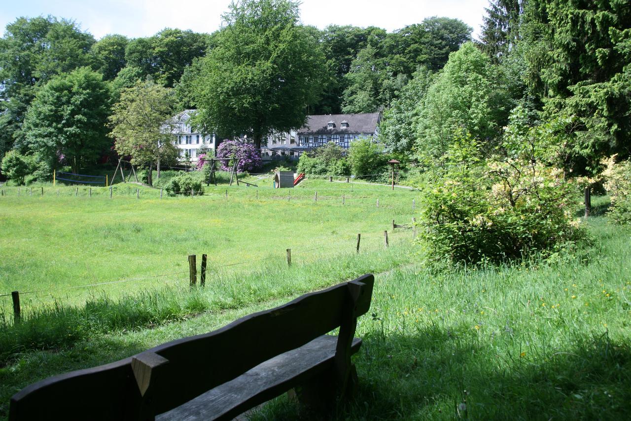 Seminar- & Tagungshotel Grosse Ledder Wermelskirchen Exteriér fotografie